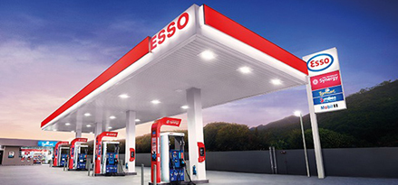 Bild på Esso-bensinstationen